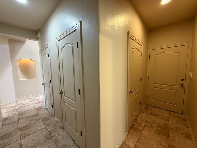 Building Photo - 4 Bedroom Home Plus Office Available Near Eubank Blvd NE & Paseo Del Norte!