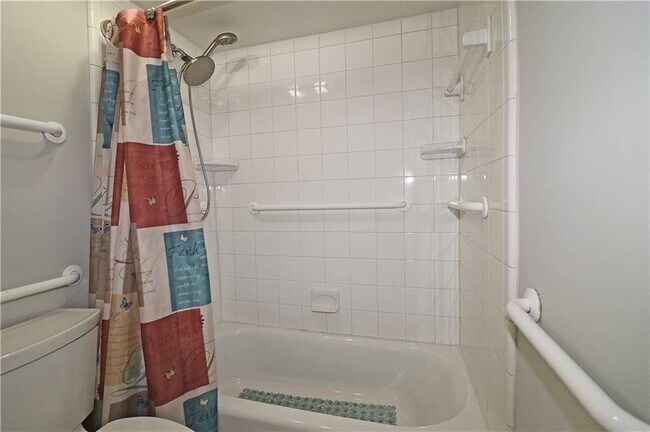 Building Photo - 40 Glenald Way NW