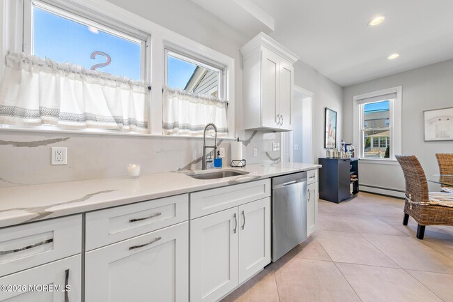 Building Photo - 701 Asbury Ave