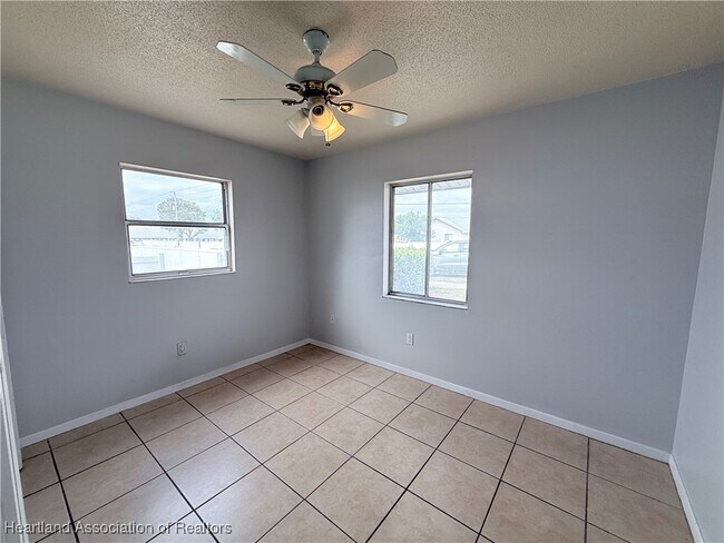 Building Photo - 3001 Villa Rd