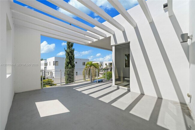 Building Photo - 9915 NW 75th St