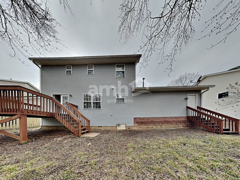 Building Photo - 524 Wyndham Dr