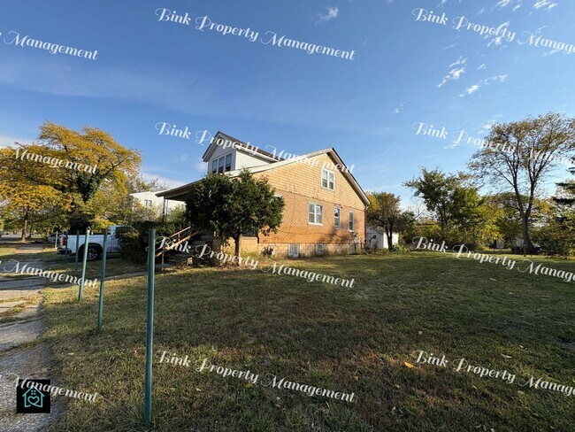 Building Photo - 17390 Waltham St