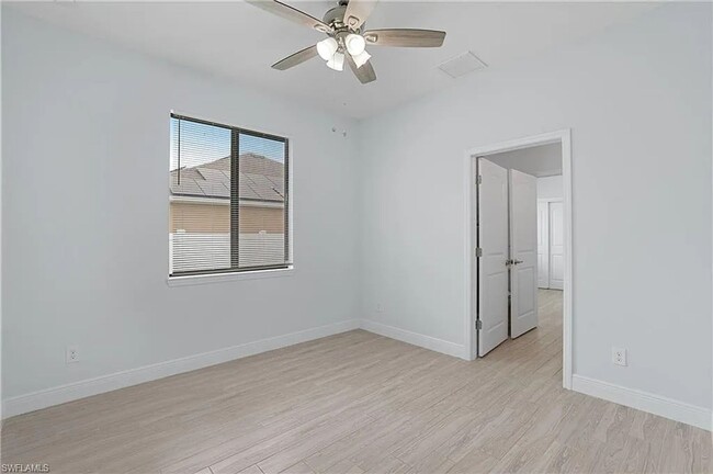Building Photo - Spacious 4 Bedroom, 3 Bath Single-Family H...