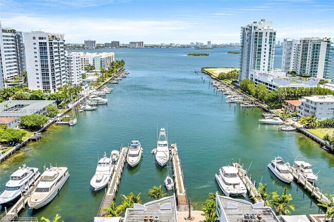 Building Photo - 7900 Harbor Island Dr