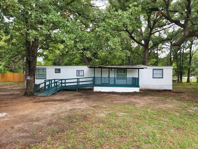 Primary Photo - 108 Owens Cir