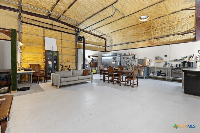 Building Photo - 218 Alexandra Ln