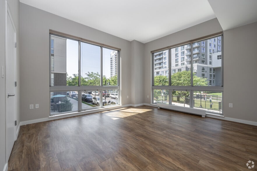 2BR, 3BA - 2,114SF - Bedroom - Allure @ Harbor Point