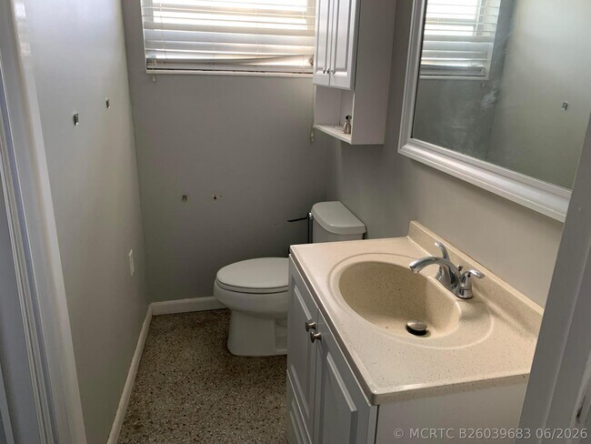 Building Photo - 363 Hosbine St