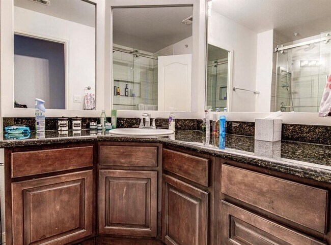 Building Photo - 6000 Shepherd Mountain Cove
