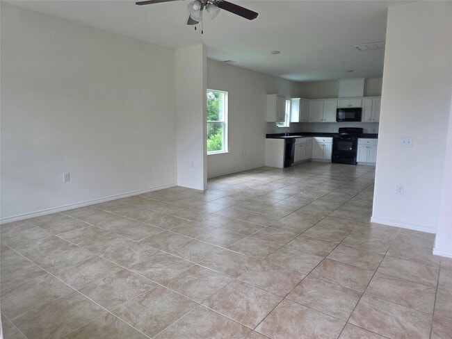 Building Photo - 6102 White Oak Dr