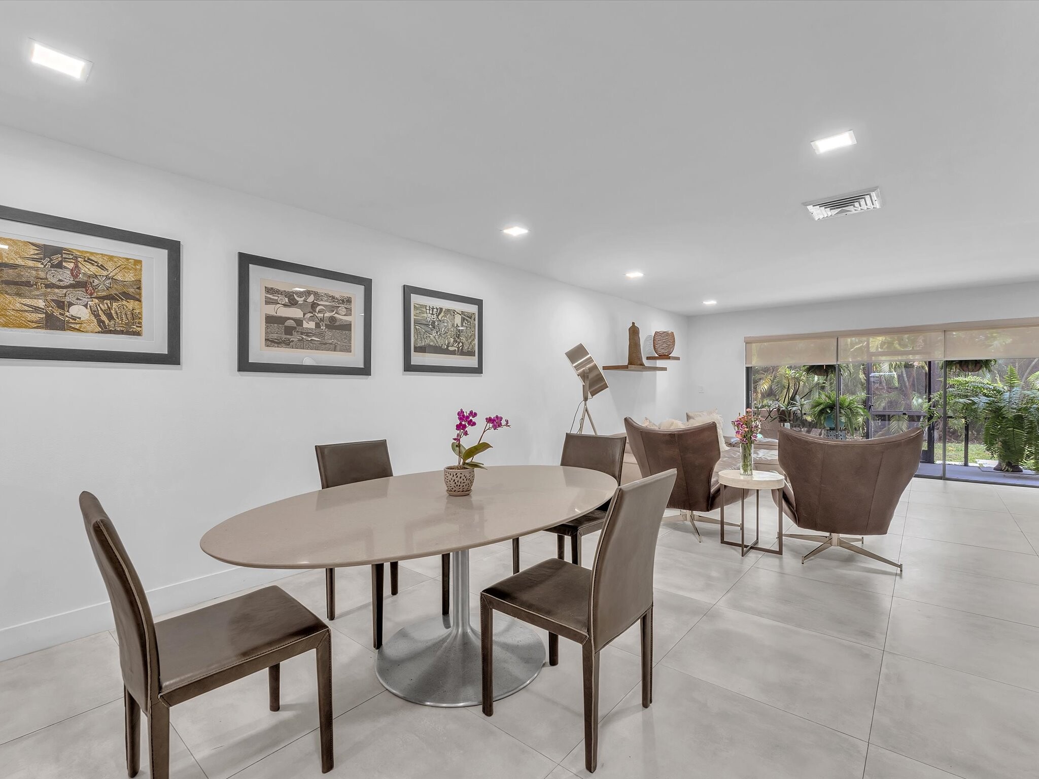 Building Photo - 4006 Estepona Ave