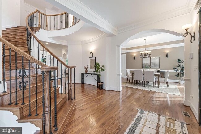 Building Photo - 829 Golden Arrow St