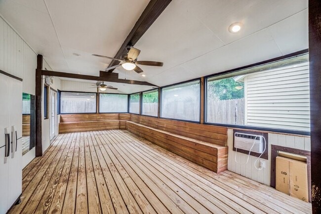 Building Photo - 6158 Valley Clf