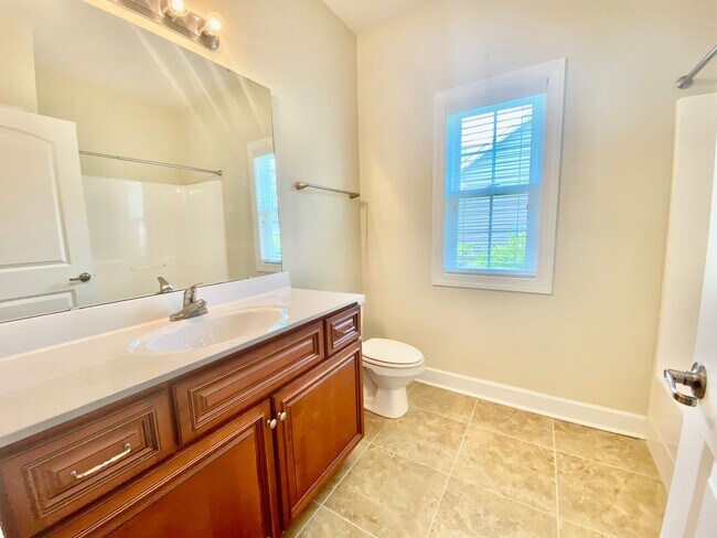 Building Photo - Great Location Single Family Home
