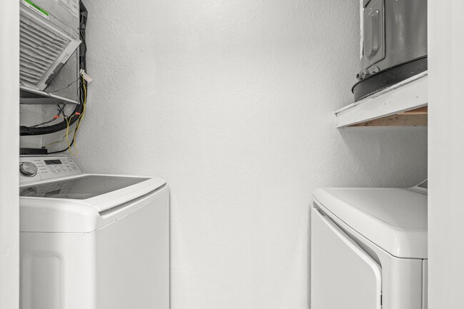 Building Photo - 1503 Belmont Pl