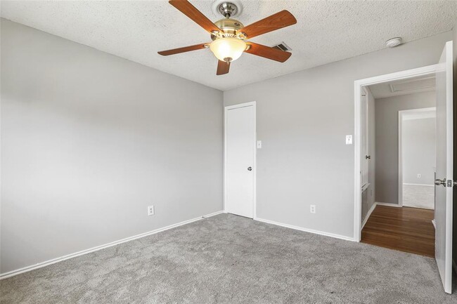 Building Photo - 3706 Blue Cat Way