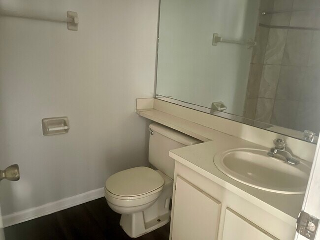 Building Photo - 3564 Southpointe Dr