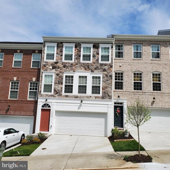 Primary Photo - 1304 Gilmore St