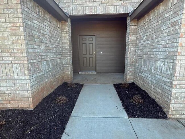 Building Photo - 2924 Firefly Dr