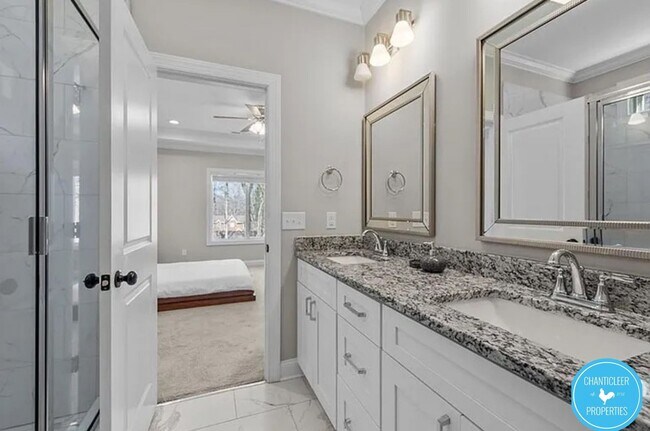 Building Photo - 306 Lamplighter Cir
