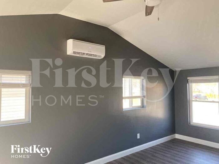 Building Photo - 3103 Valleywood Dr