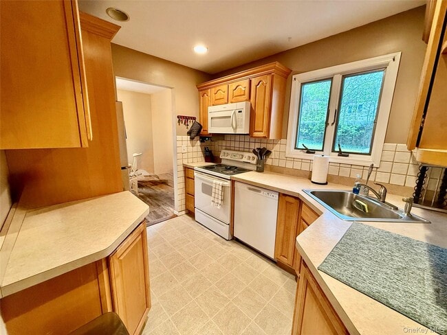 Building Photo - 22 Van Wicklen Ct