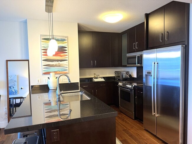 Building Photo - Waihonua - Two Bedroom, Two Bath, One Park...