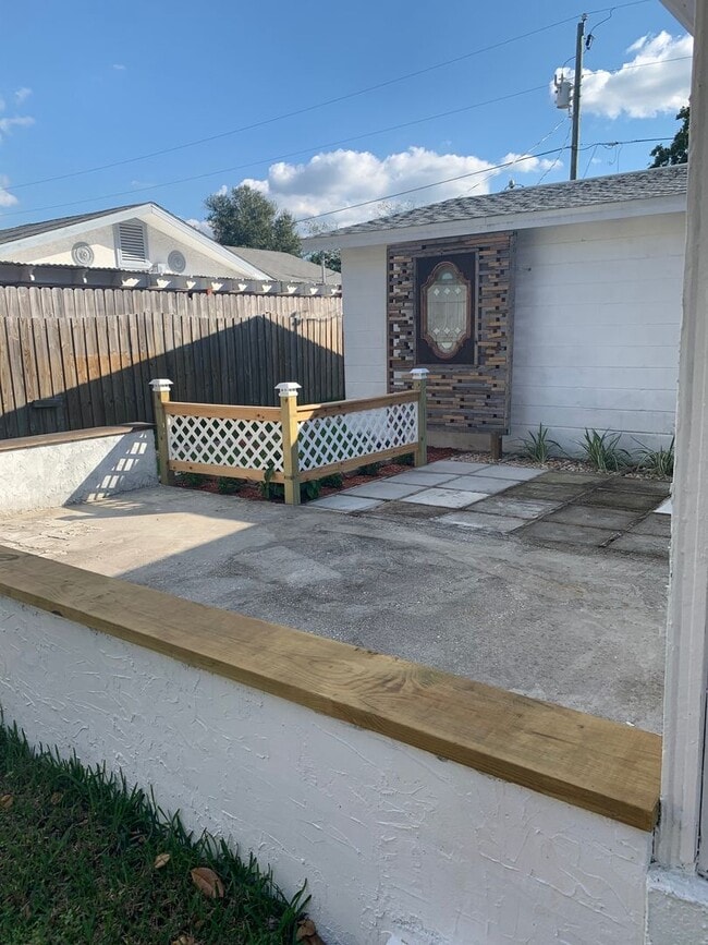 Building Photo - 3 bedroom 1 bath recently refurbished  with large fenced backyard ,close to shopping and the beach
