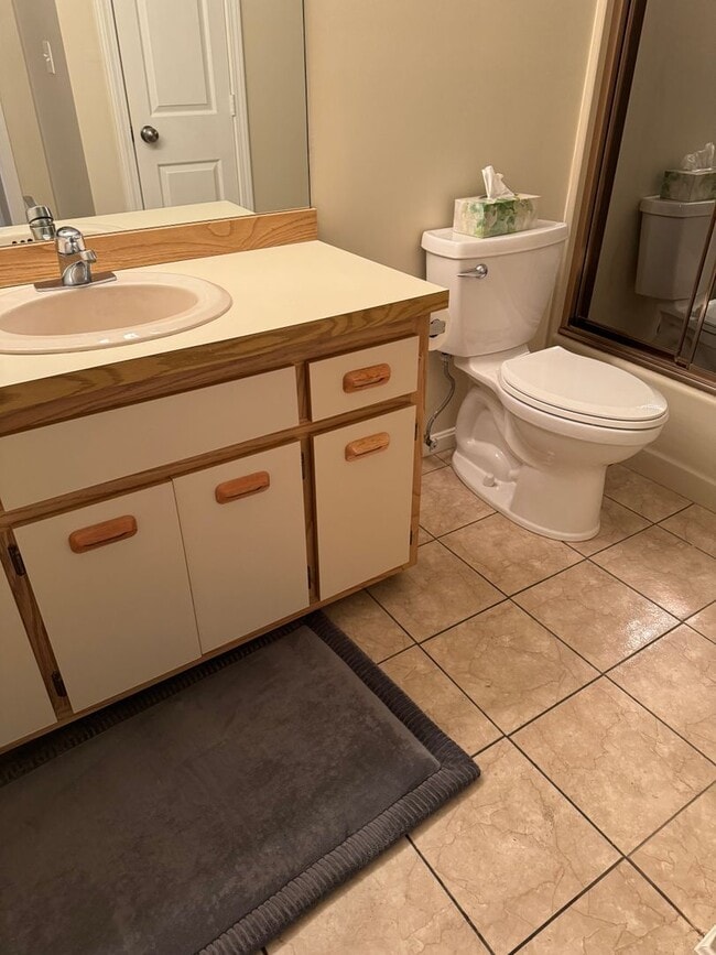 Building Photo - Nashua Ledgewood Hills condo for rent