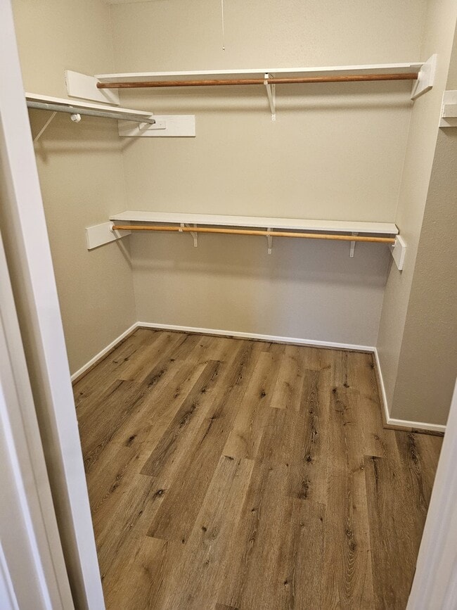 Building Photo - 2503 Brookford Dr