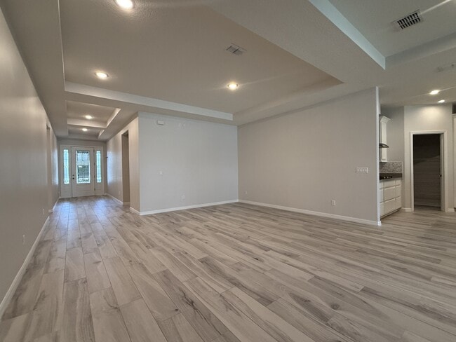 Building Photo - 4753 Ter Blf St