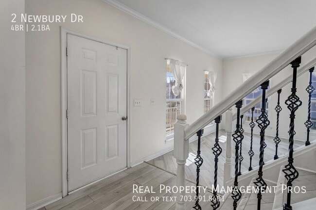 Building Photo - 2 Newbury Dr