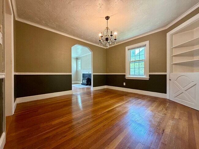 Building Photo - 18 Zenith Dr