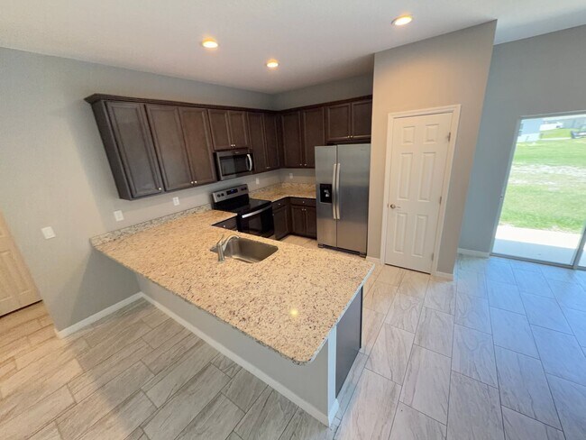 Building Photo - Adorable 3 Bedroom / 2 Bathroom Home in Palm Bay!!