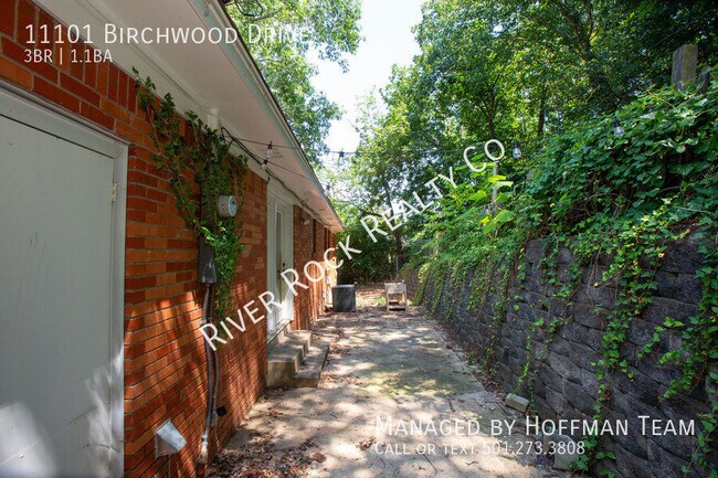 Building Photo - 11101 Birchwood Dr