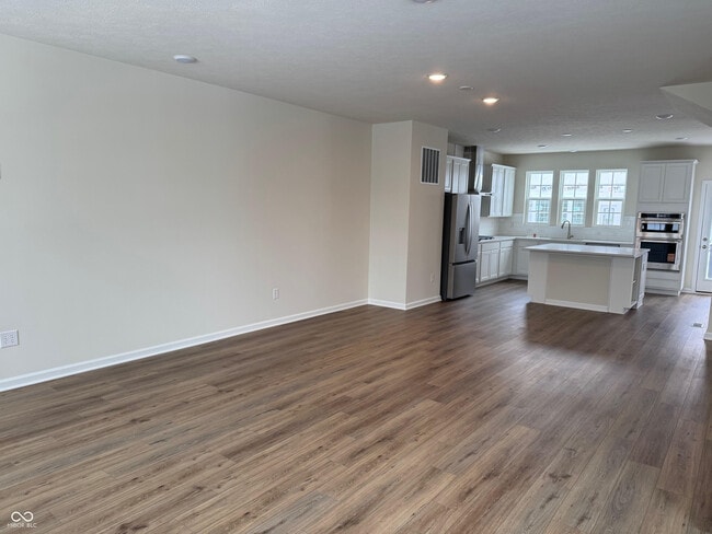 Building Photo - 14555 Elsmere Ln