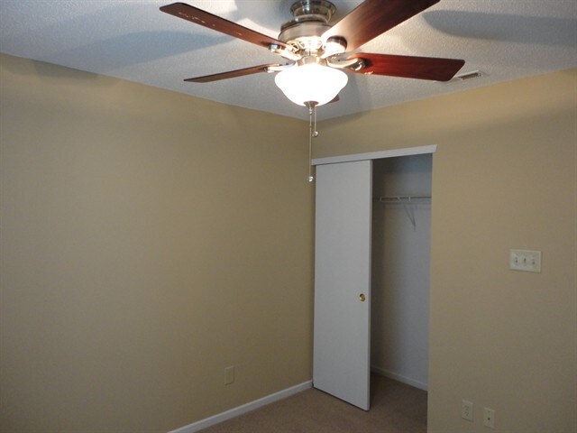 Building Photo - 9211 Wandflower Dr