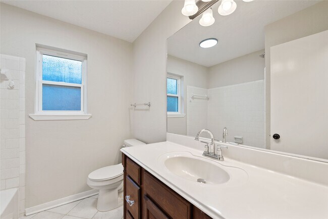 Building Photo - 14115 Bella Dr