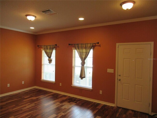 Building Photo - 2822 Maple Brook Loop