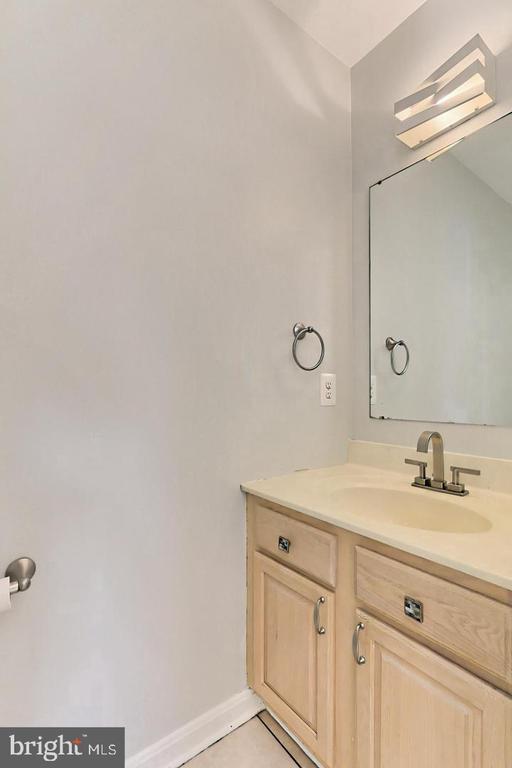 Building Photo - 1024 N Monroe St