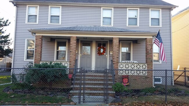 Duplex Townhouse - 776 Union St