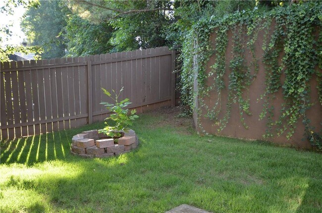 Building Photo - 2076 Fairport Way