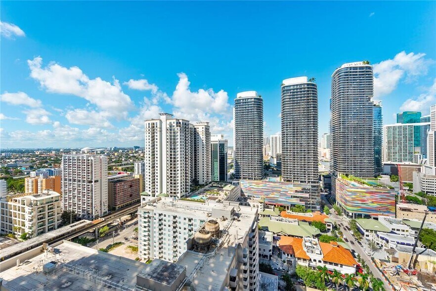 Building Photo - 1100 S Miami Ave