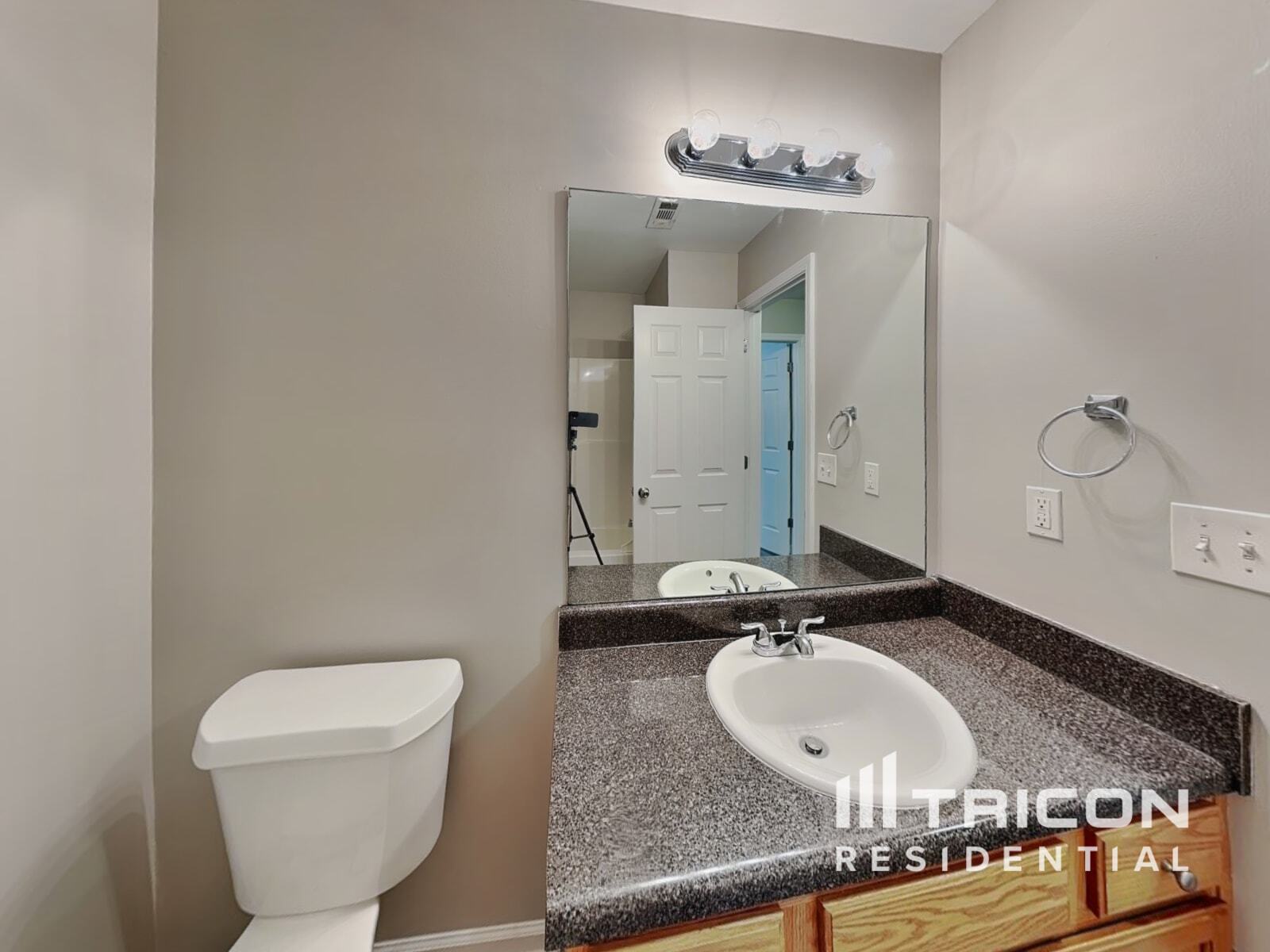 Building Photo - 640 Fairgreen Trail