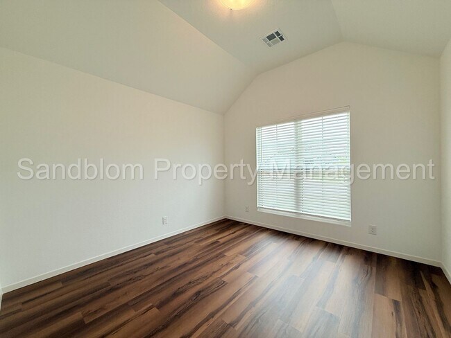 Building Photo - For Lease | Bixby | Available Now!