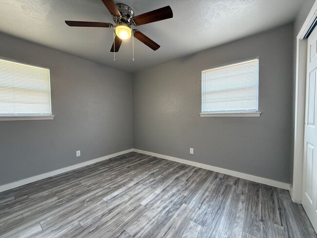 Building Photo - 3237 Drexel Ave