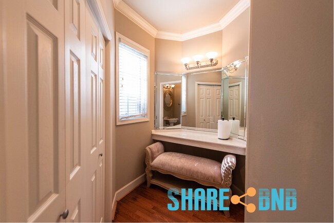 Building Photo - 48 Dartmouth Dr