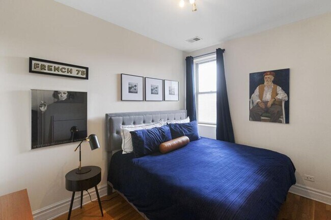 Building Photo - 2 bedroom in Chicago IL 60660