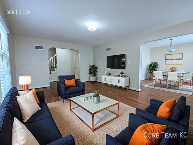 Building Photo - 629 E Meyer Blvd